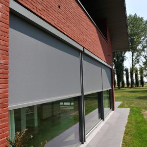 Brustor B1100 Prestige 234 Cm X 150 Cm Bediening Rechts RAL 7004 - Zonnerij